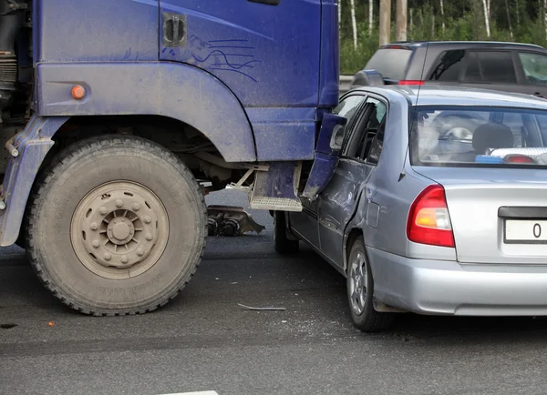5 Steps to Take If You’re in an Accident With a Commercial Car post thumbnail image