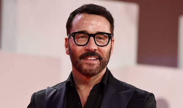 Jeremy Piven’s Unyielding Work Ethic and Commitment to Craft post thumbnail image